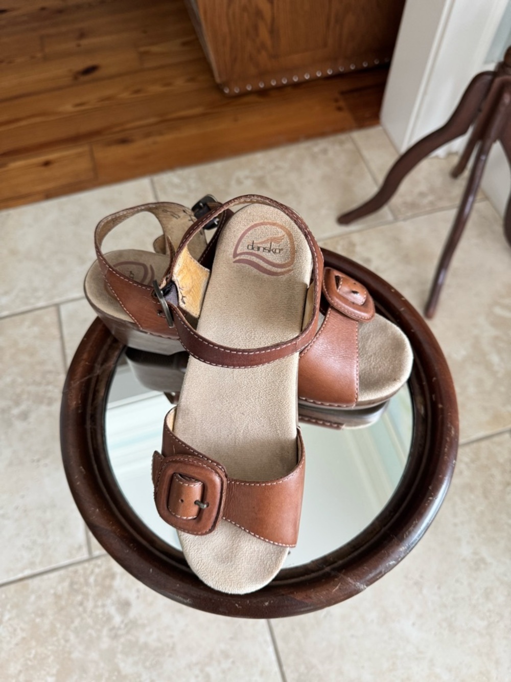 Dansko Size 38/7.5 Brown Leather Buckle Strap Sandals